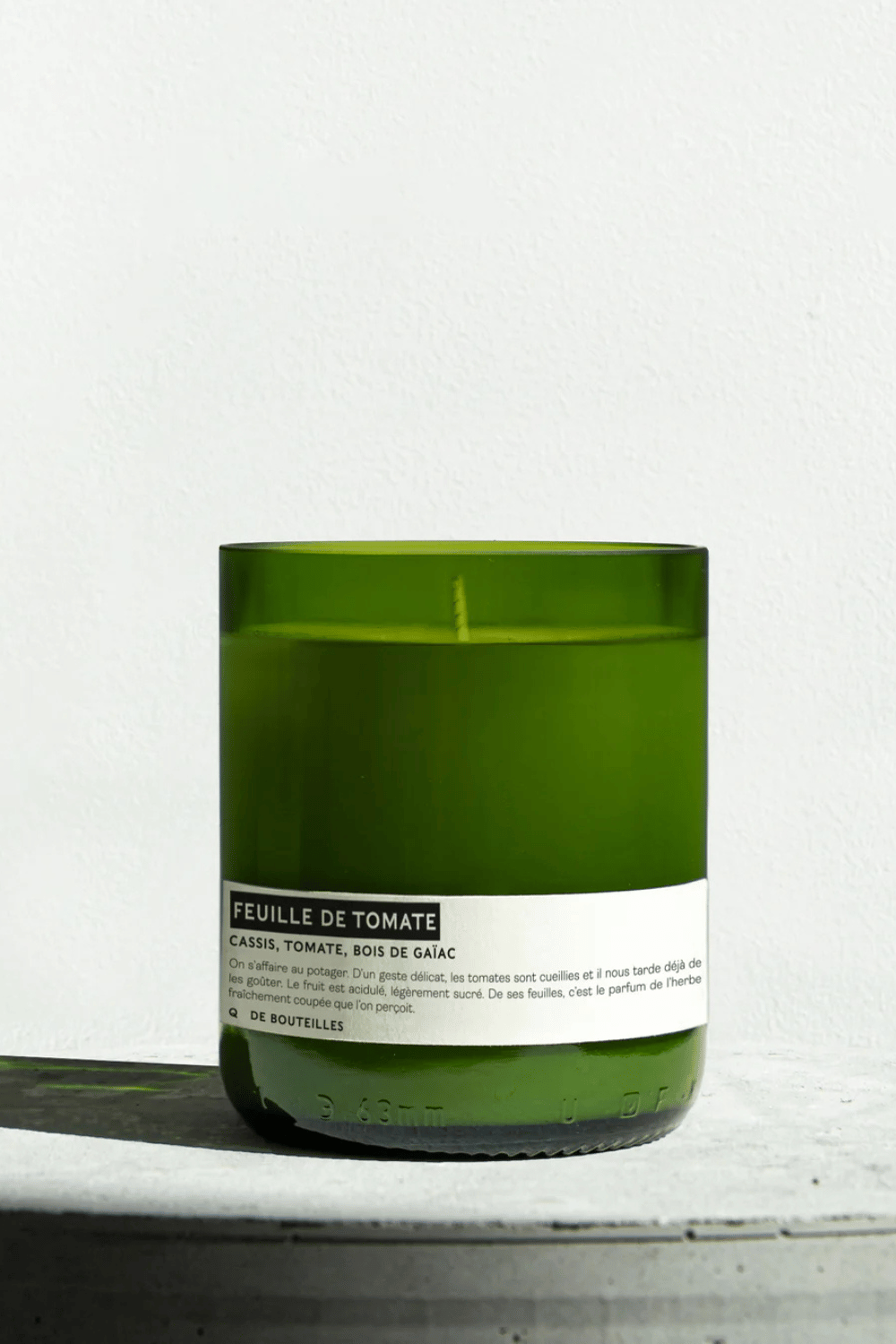 bougie-q-de-bouteilles-maison-couture Bougie éthique et vegan en cire de soja et coco, design Q de Bouteilles